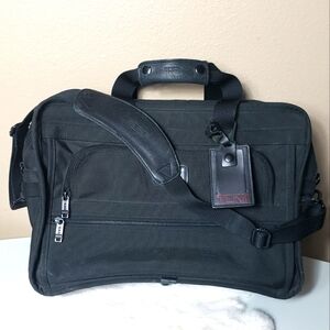 Tumi 225D3 Black Carry-on Travel Overnight Bag Case with Shoulder Strap-17x13x8"